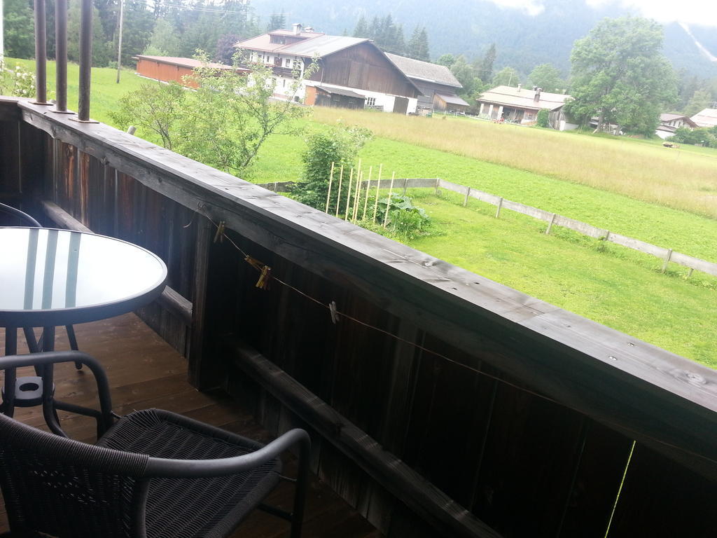 Haus Karwendelblick Bed & Breakfast Лойташ Екстериор снимка