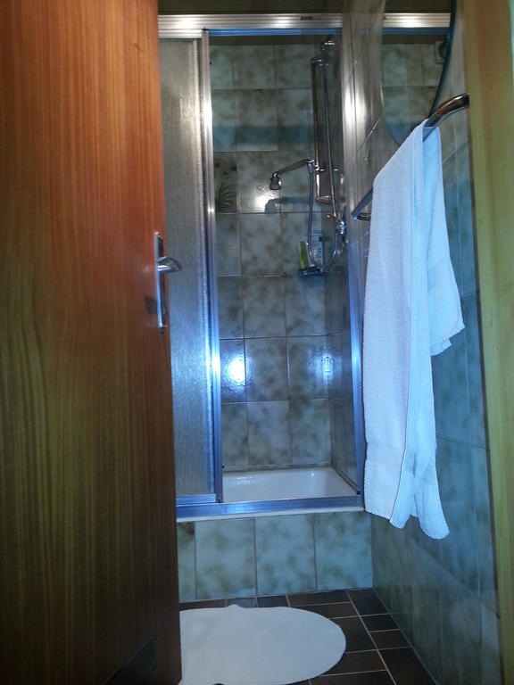 Haus Karwendelblick Bed & Breakfast Лойташ Стая снимка