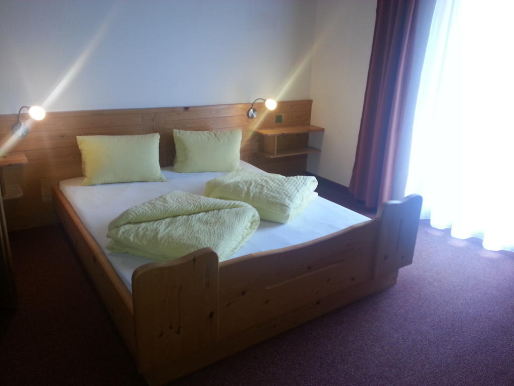 Haus Karwendelblick Bed & Breakfast Лойташ Екстериор снимка
