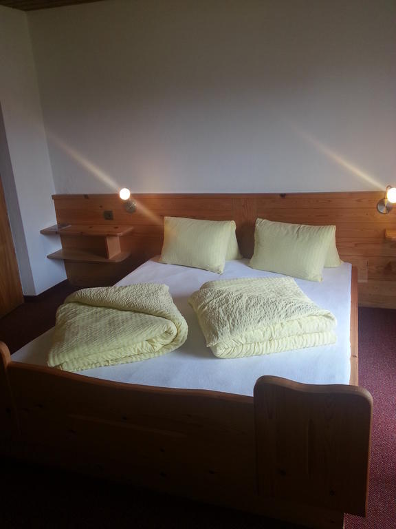 Haus Karwendelblick Bed & Breakfast Лойташ Екстериор снимка