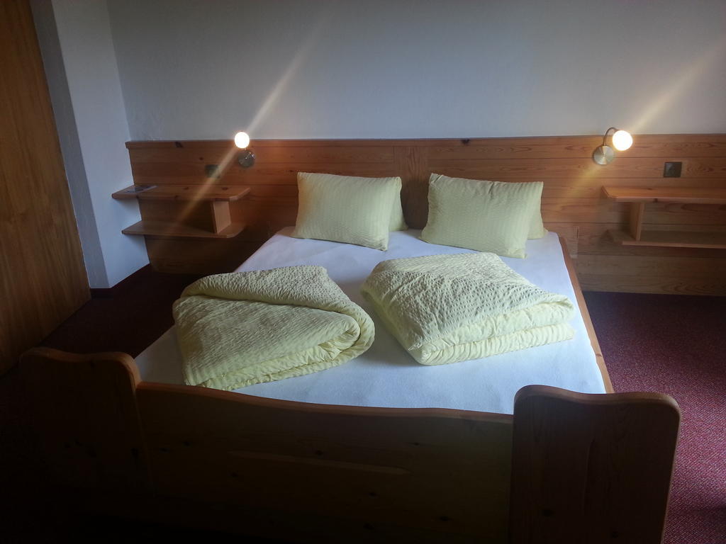 Haus Karwendelblick Bed & Breakfast Лойташ Екстериор снимка